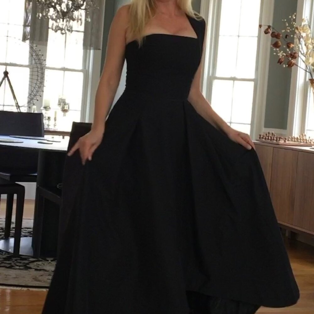 Black One Shoulder Asym Gown NEVER WORN Size 0